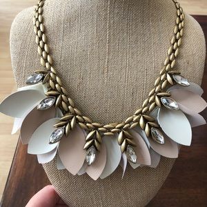 Stella & Dot statement necklace